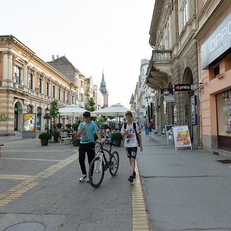 Downtown Lux Apartments, Subotica Luaran gambar